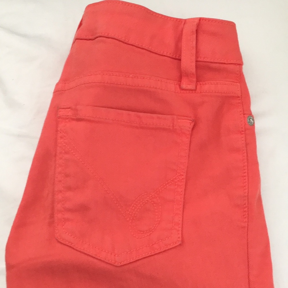 Bebe Salmon Capri Jeans size 24